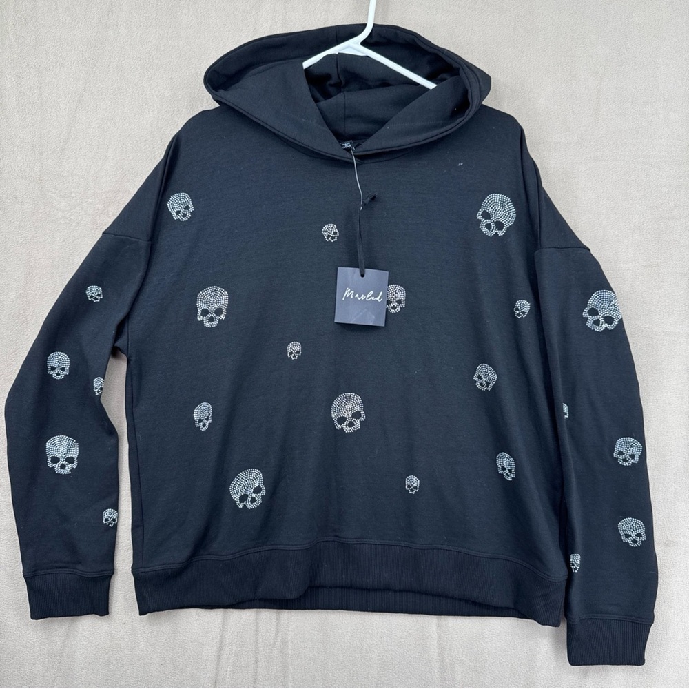 Marled Black Hoodie with Skull Design